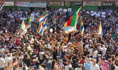 أهالي السويداء يواصلون احتجاجاتهم ويطالبون بإسقاط النظام