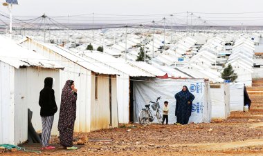 وزيرة التنمية الدولية تزور مخيم الزعتري للاجئين السوريين شمال الأردن