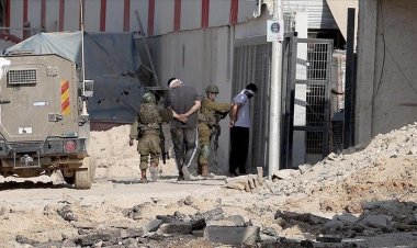 الجيش الإسرائيلي يعتقل 50 فلسطينيًا في الضفة الغربية مع تصاعد حملات الاعتقال