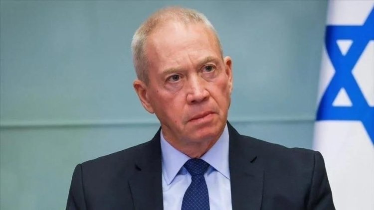 غالانت يزور قاعدة عسكرية استهدفها "حزب الله" وقتل فيها 4 جنود