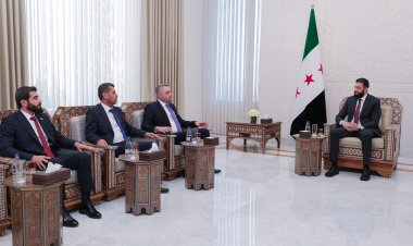 رئيس الجمهورية السيد أحمد الشرع يلتقي وفدًا من المجلس التركماني السوري