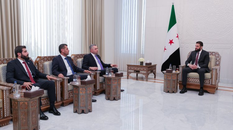 رئيس الجمهورية السيد أحمد الشرع يلتقي وفدًا من المجلس التركماني السوري