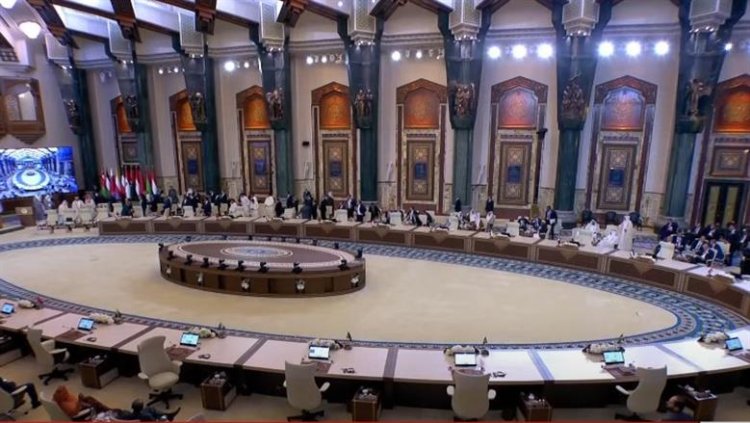 قمة بغداد 2025 غياب عدد من القادة العرب