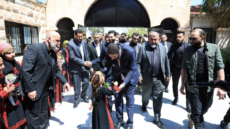 الرئيس السوري أحمد الشرع يلتقي بوفد هيئة الإصلاح في درعا خلال زيارته إلى المحافظة