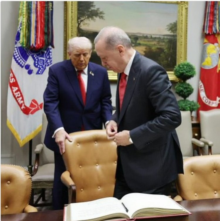 قبل قليل.. أردوغان يوقّع على دفتر الشرف في البيت الأبيض بحضور ترامب.