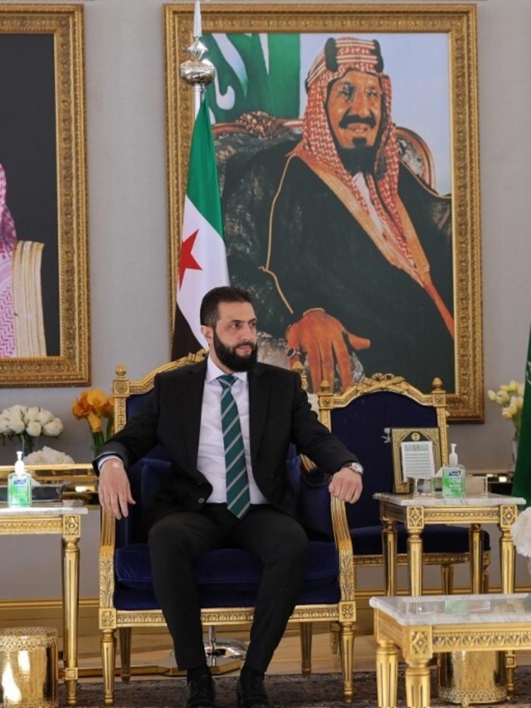 وكالة الأنباء السورية تصحح موعد زيارة الرئيس أحمد الشرع إلى السعودية: "غداً الثلاثاء ، وليست اليوم"