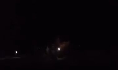 حلب|  ‏الجيش العربي السوري يقصف مواقع لميليشيا قسد الآن في دير حافر شرق حلب. بالتزامن مع تحليق كثيف لطائرات شاهين.