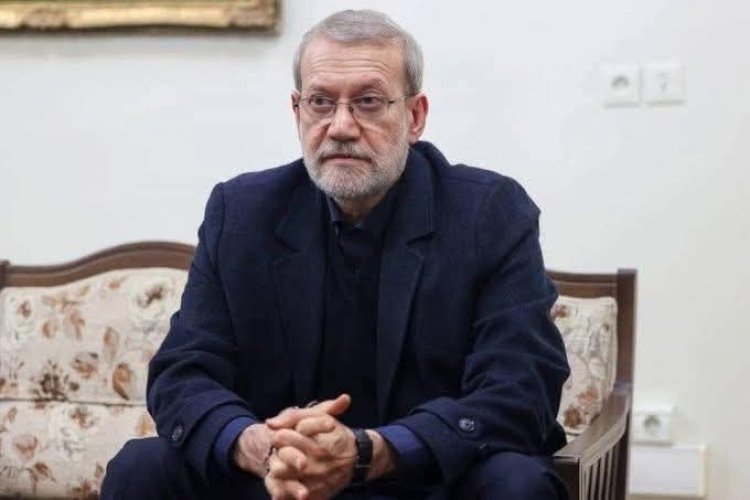 عاجل : وزارة الدفاع الإيرانية تعلن اغتيال علي لاريجاني   بعد أن أعلنت  وكالة مهر الإيرانية عن نشر رسالة من لاريجاني اليوم